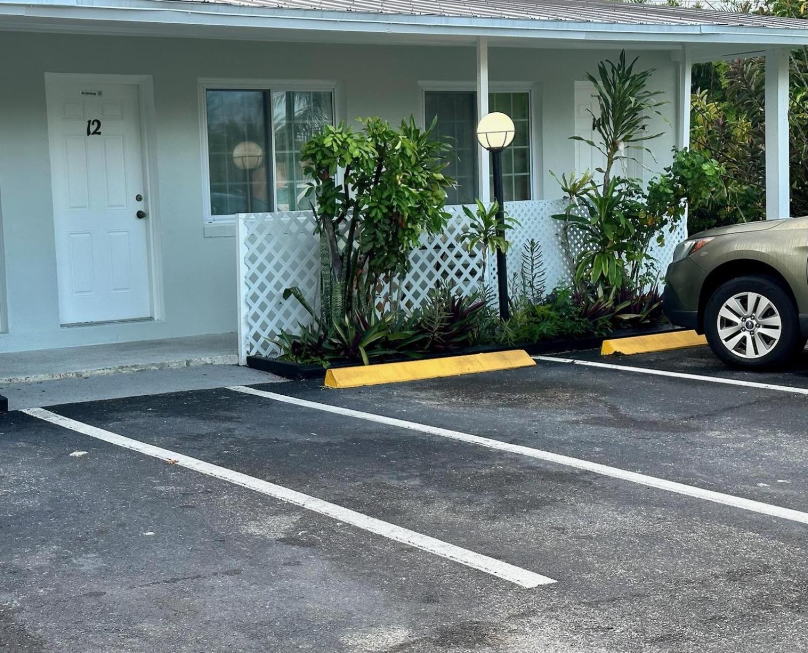 Conty'S Motel North North Naples Exteriér fotografie