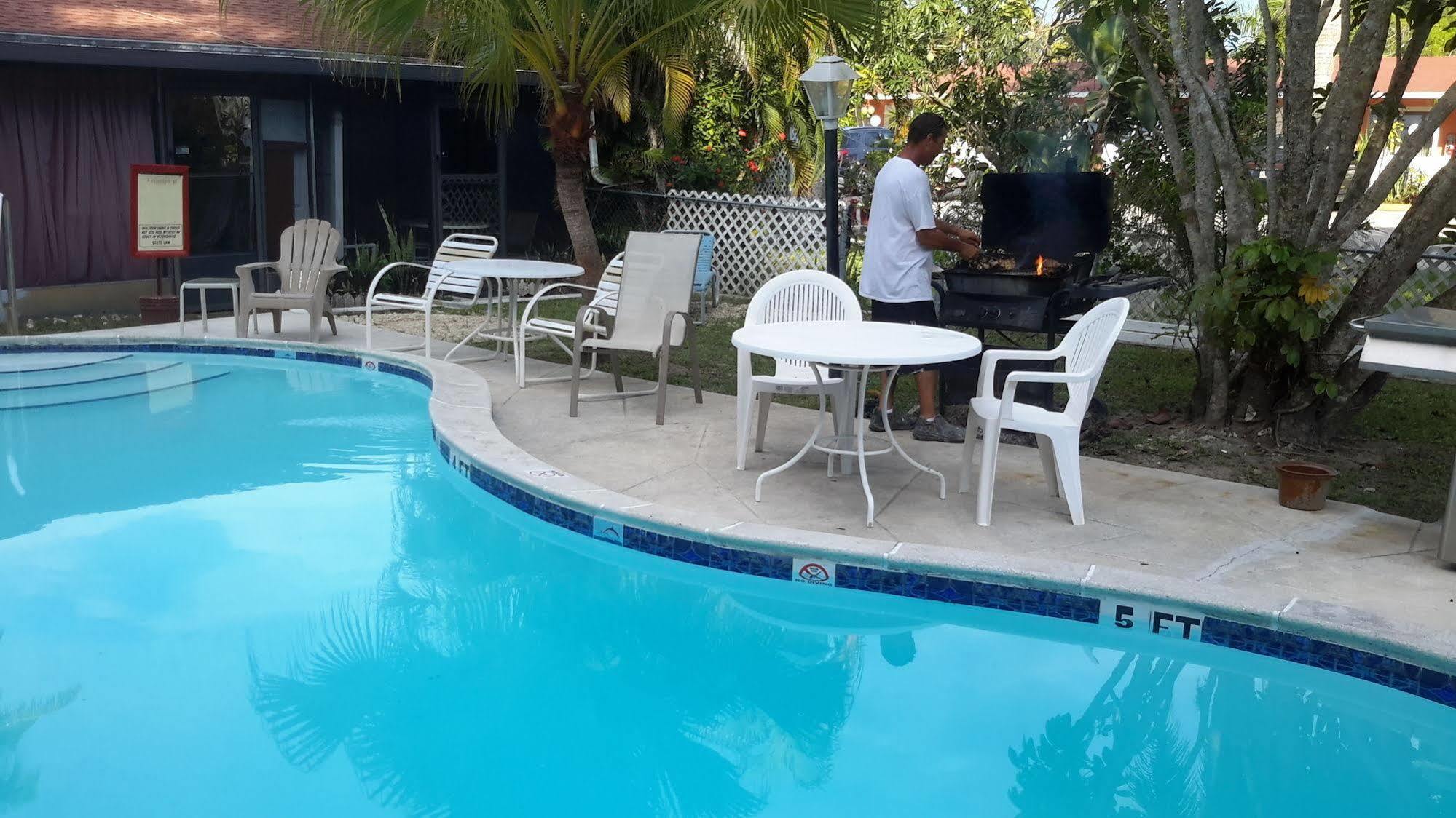 Conty'S Motel North North Naples Exteriér fotografie
