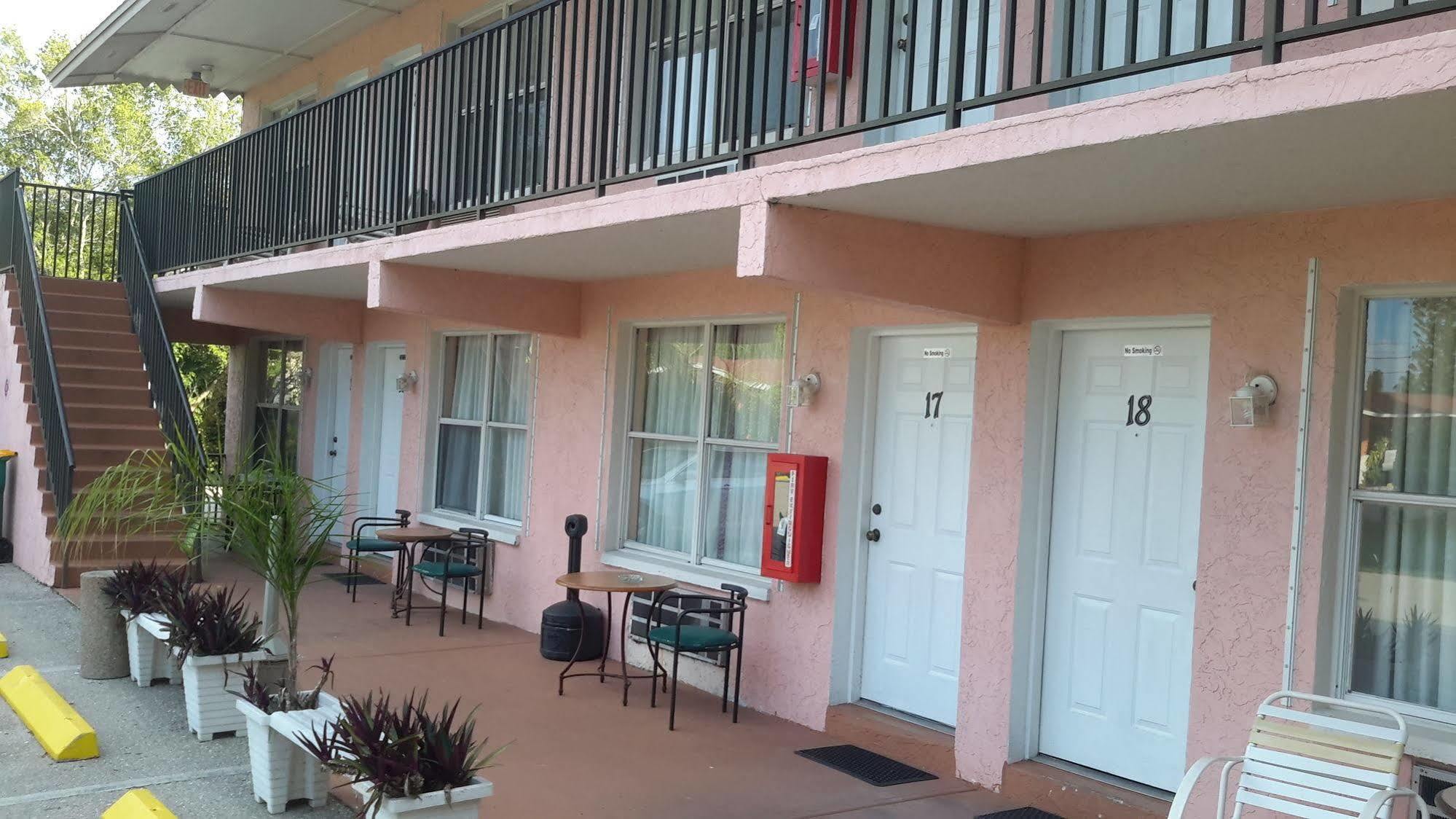Conty'S Motel North North Naples Exteriér fotografie